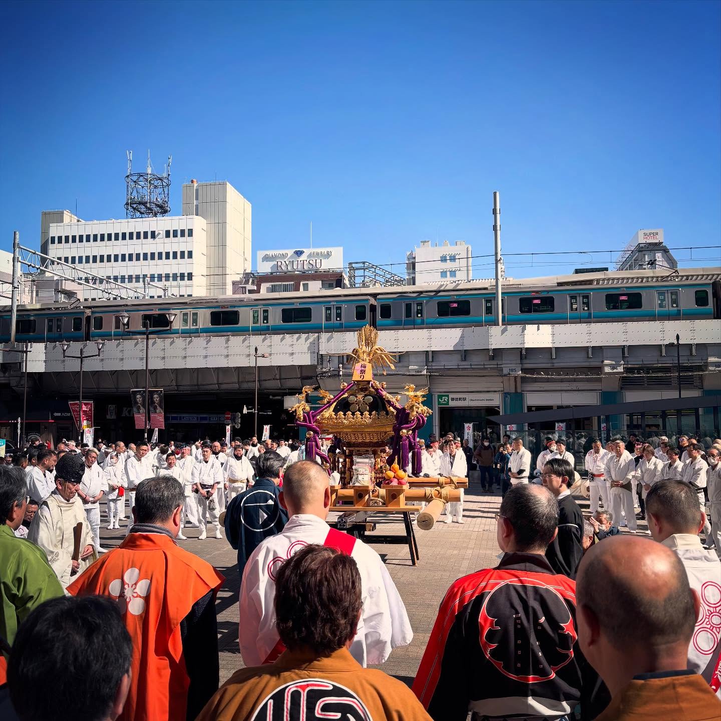 通勤途中で